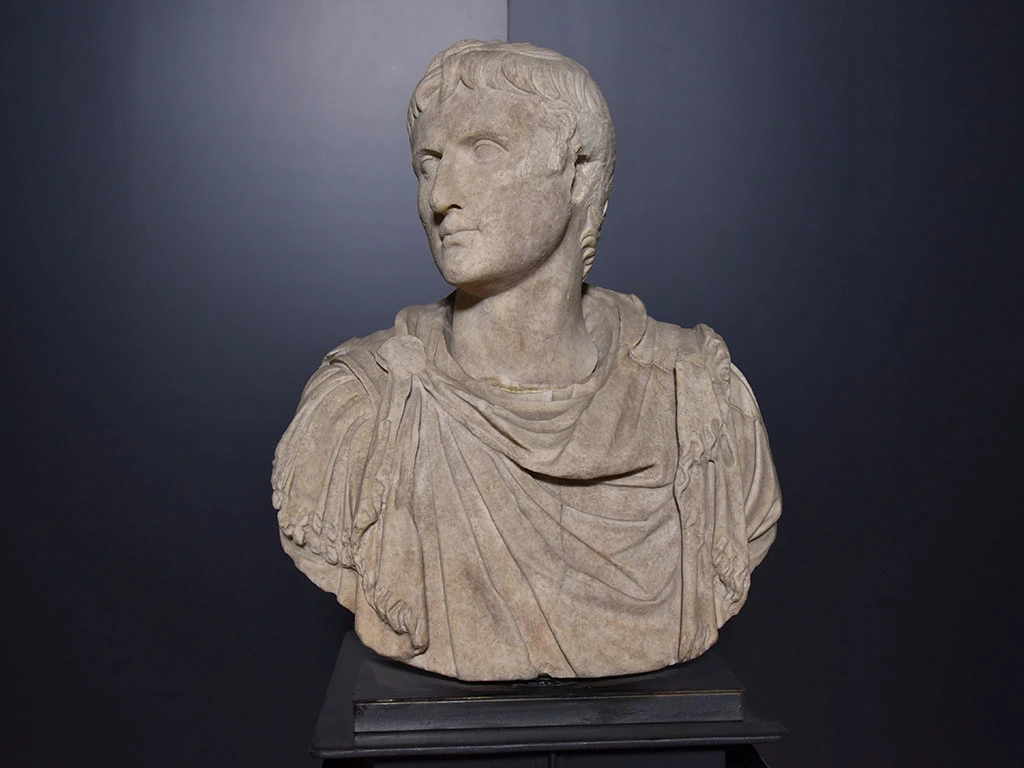 Sala 4 — Il busto di Augusto